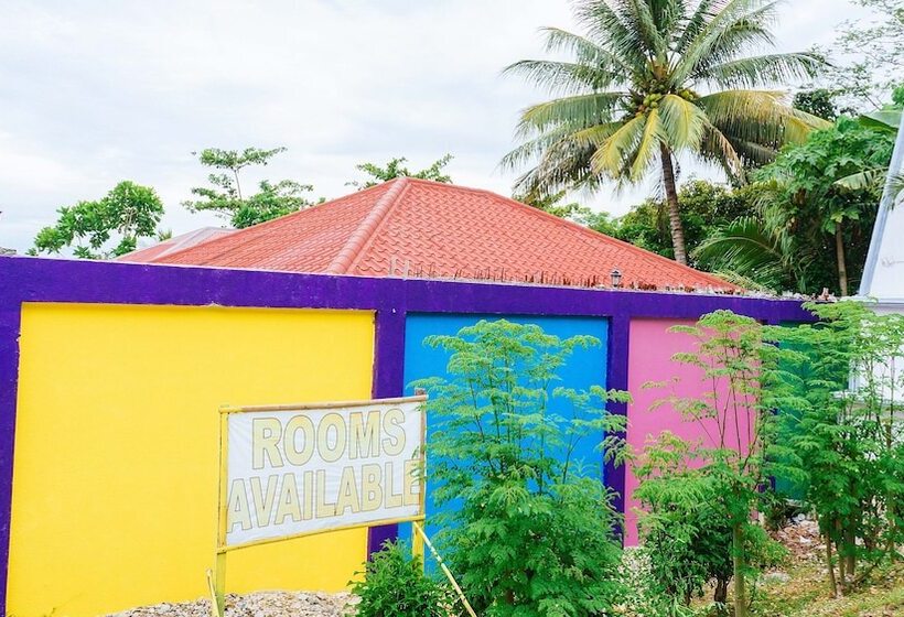 ペンション Reddoorz Plus @ Valencia Bohol