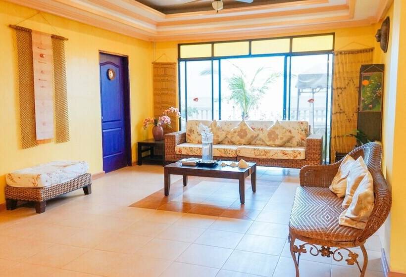 ペンション Reddoorz Plus @ Valencia Bohol