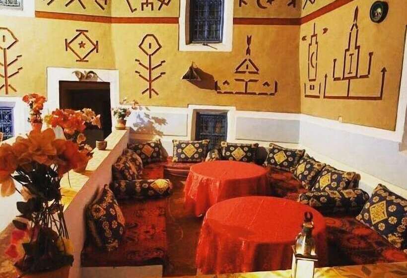 Pension (Hôtel basse catégorie) Riad Dar Outebba