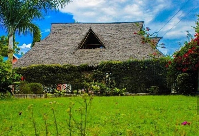 بنسيون Town Lodge Bagamoyo