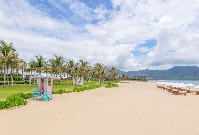 Selectum Noa Resort Cam Ranh