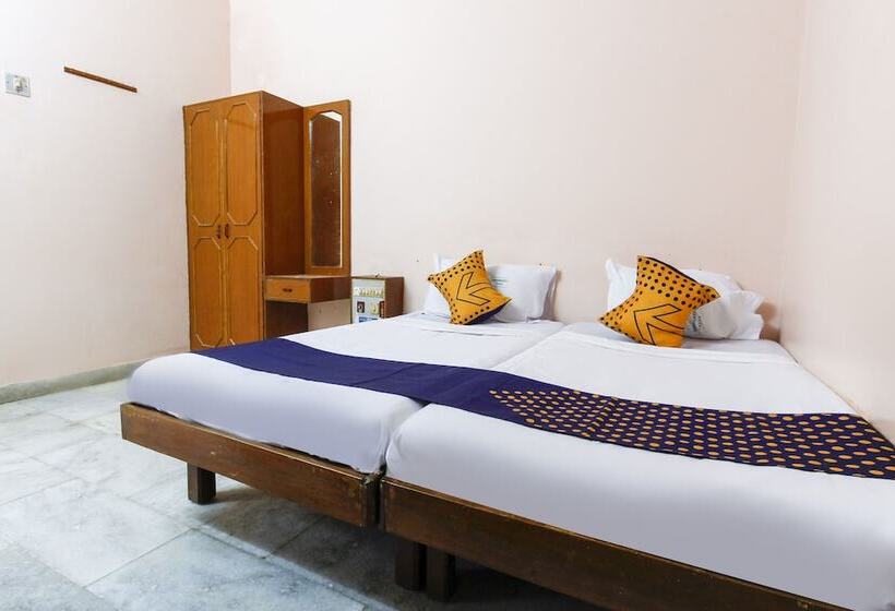 Spot On 49828 Hotel Meenakshi