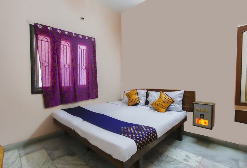 Spot On 49828 Hotel Meenakshi