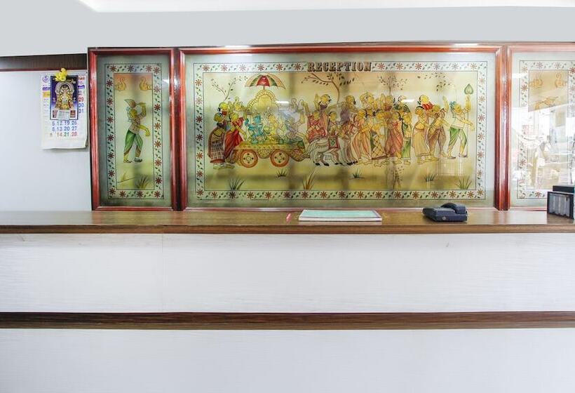 Spot On 49828 Hotel Meenakshi