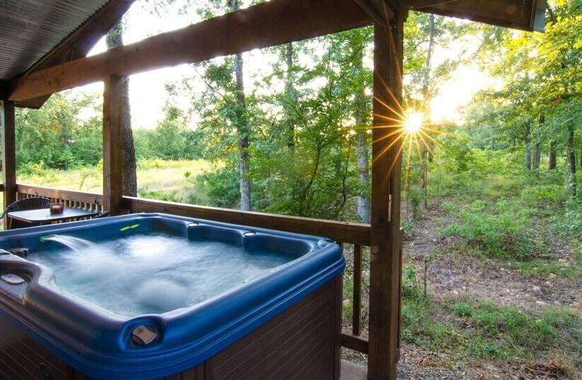 Sunsettin Cabin With Fireplace, Free Wifi, And Parking Onsite By Redawning