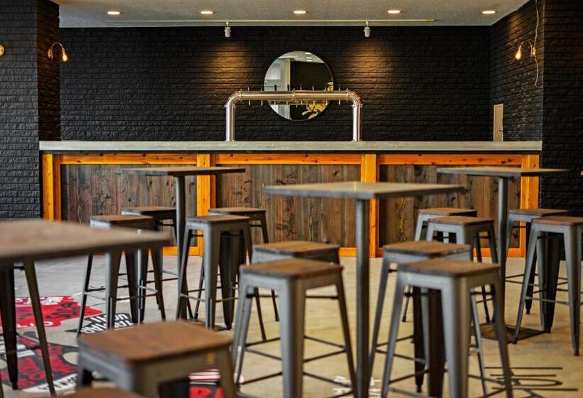 فندق صغير The Phat Packers