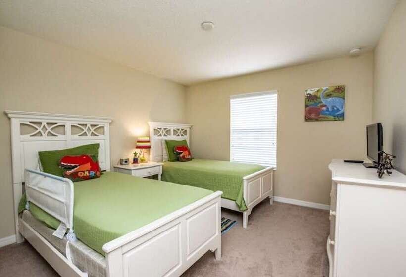 Townhome In Champions Gate Resort 2827
