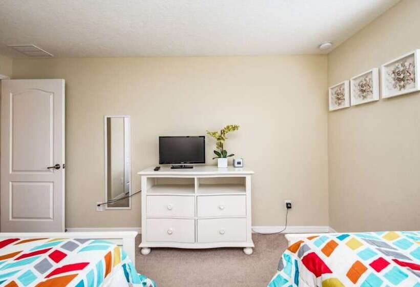 Townhome In Champions Gate Resort 2827