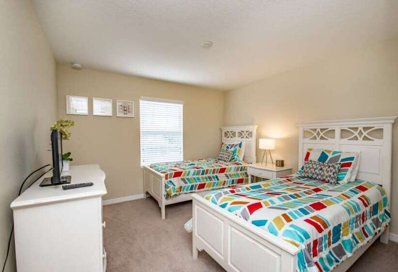 Townhome In Champions Gate Resort 2827