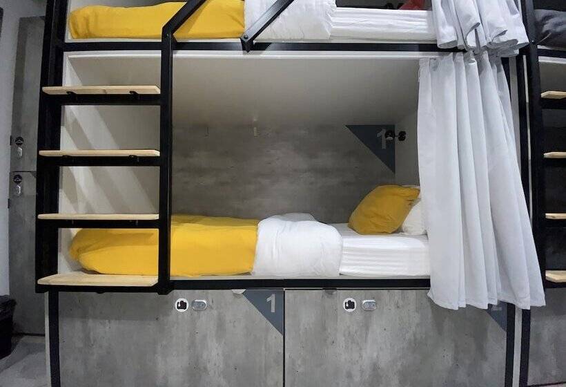 Vdali Poshtel   Hostel