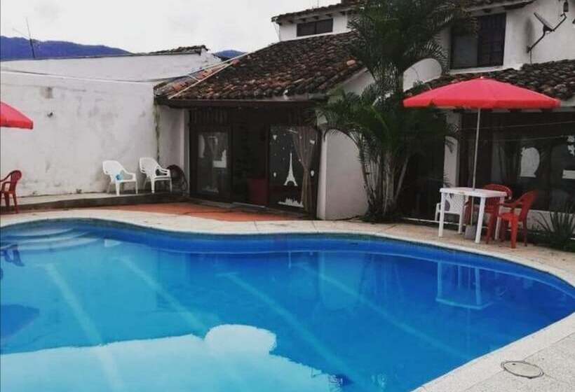 Villa Aura Hostal