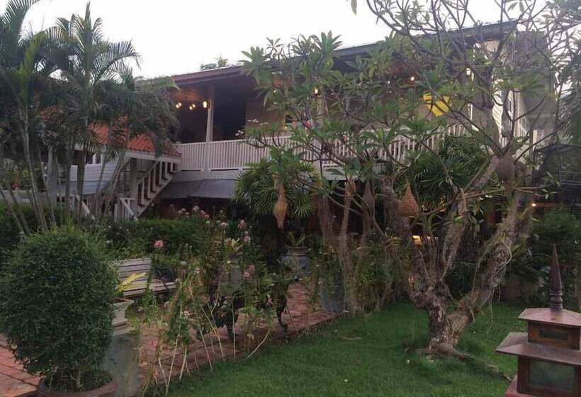 הוסטל Dorm Of Happiness By Tharaburi Resort