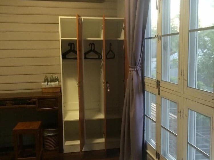 فندق صغير Dorm Of Happiness By Tharaburi Resort