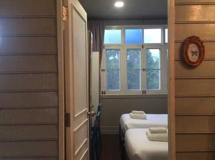 הוסטל Dorm Of Happiness By Tharaburi Resort