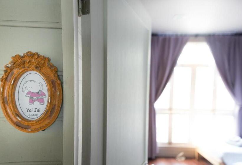 הוסטל Dorm Of Happiness By Tharaburi Resort