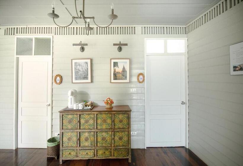 הוסטל Dorm Of Happiness By Tharaburi Resort