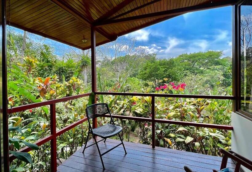 مبيت وإفطار Eden Atenas