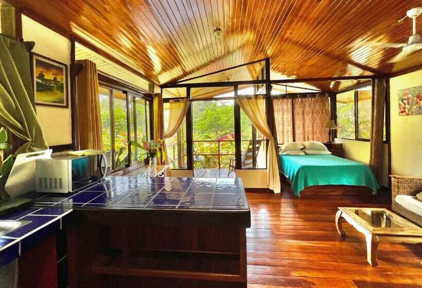 مبيت وإفطار Eden Atenas