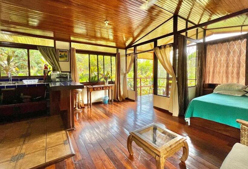 مبيت وإفطار Eden Atenas