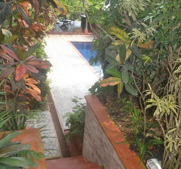 مبيت وإفطار Eden Atenas