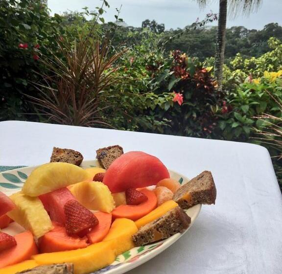 مبيت وإفطار Eden Atenas