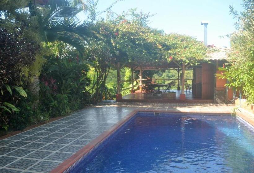 مبيت وإفطار Eden Atenas