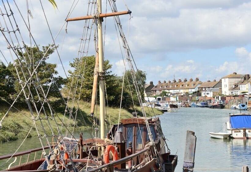 민박 Queen Phillippa