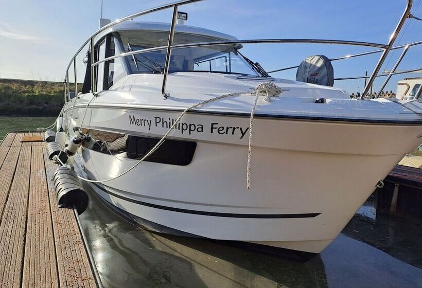 민박 Queen Phillippa