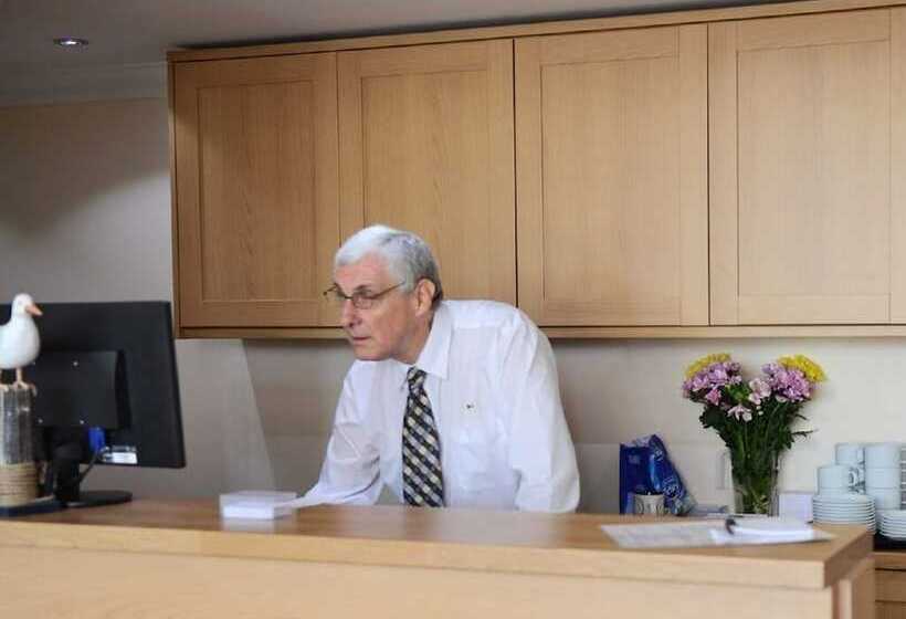 민박 Queen Phillippa