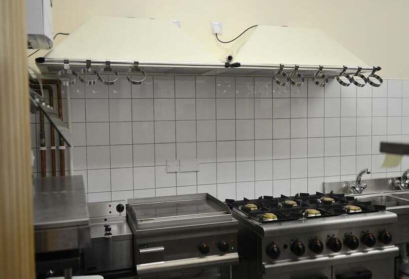 민박 Queen Phillippa