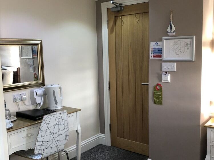 민박 Queen Phillippa