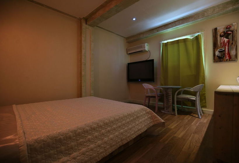 Geogi Motel