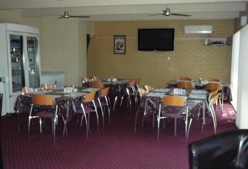 Gladstone Village Motel