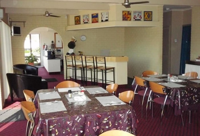 Gladstone Village Motel