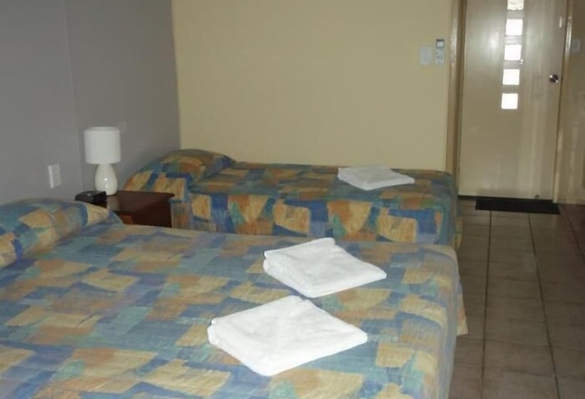 Gladstone Village Motel