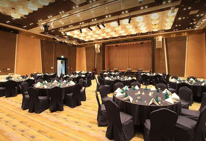 High1 Palace Hotel & Cc