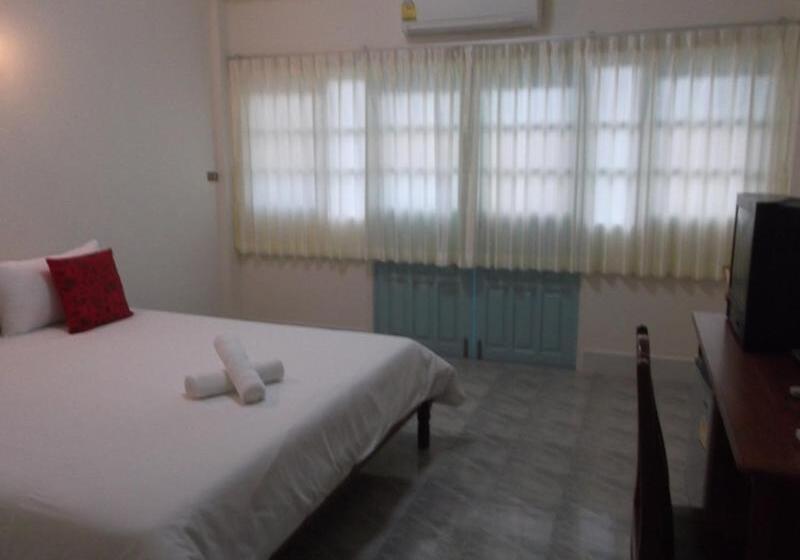 Hotel Albatross Guesthouse @ Thungwualaen Beach