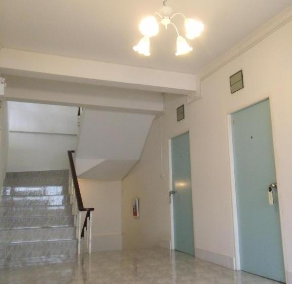 Hotel Albatross Guesthouse @ Thungwualaen Beach