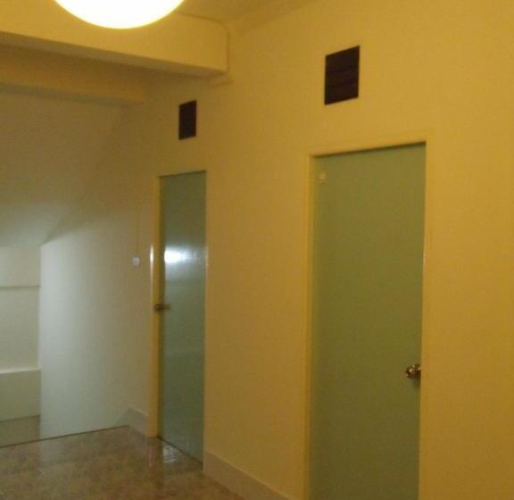 Hotel Albatross Guesthouse @ Thungwualaen Beach