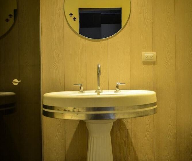 Ambit Boulevard Hotel Boutique