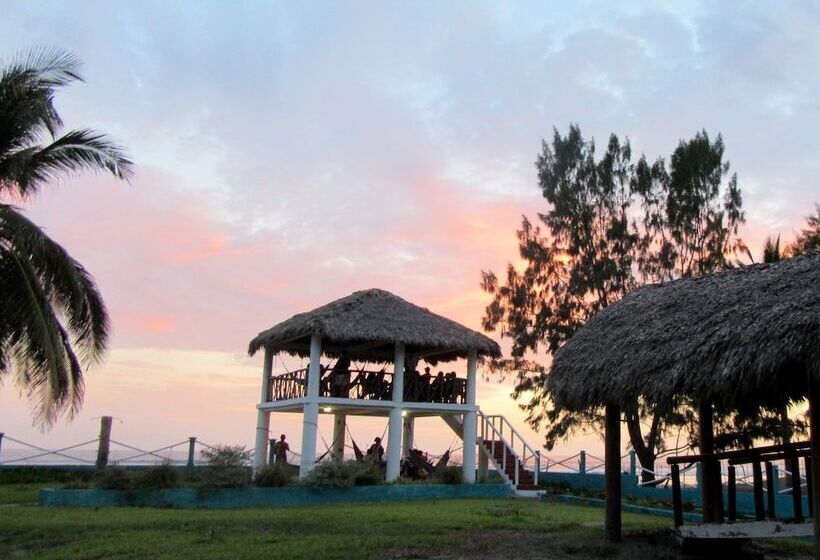 فندق Azul Surf Club