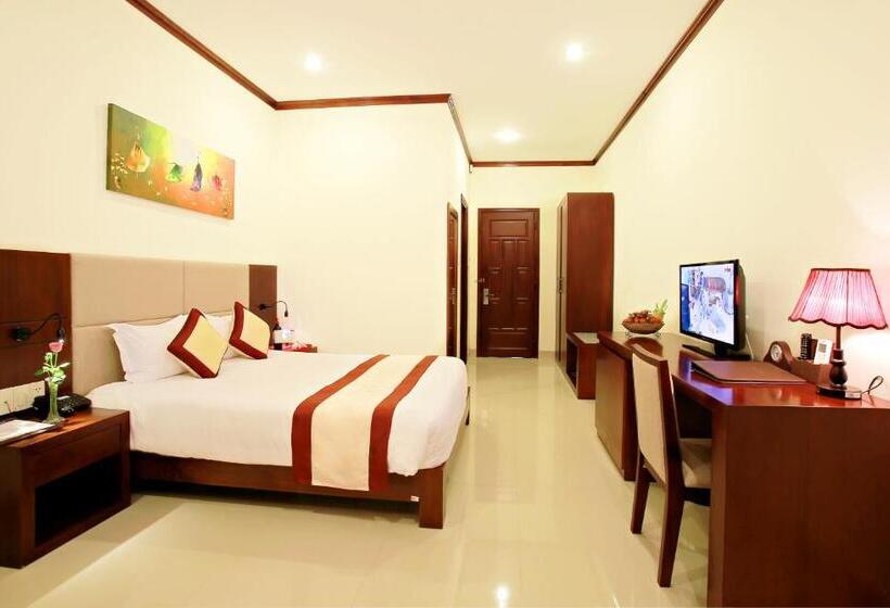 Ban Thach Riverside Hotel & Resort