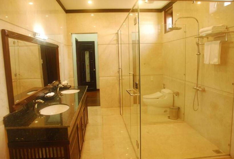 Ban Thach Riverside Hotel & Resort