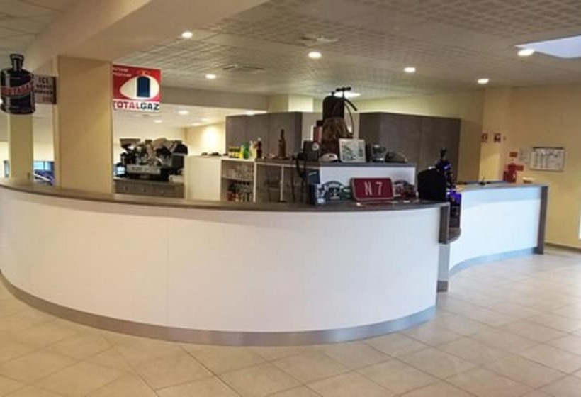 Brit Hotel Montargis