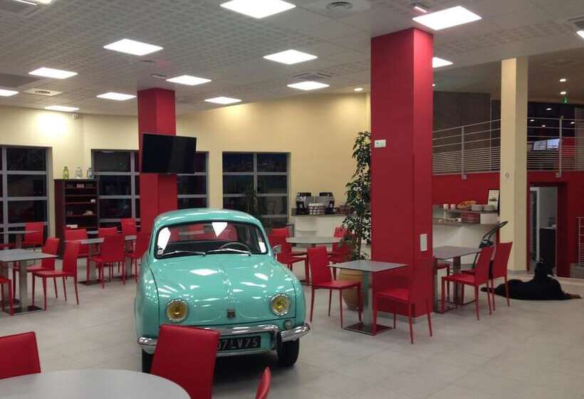 Brit Hotel Montargis