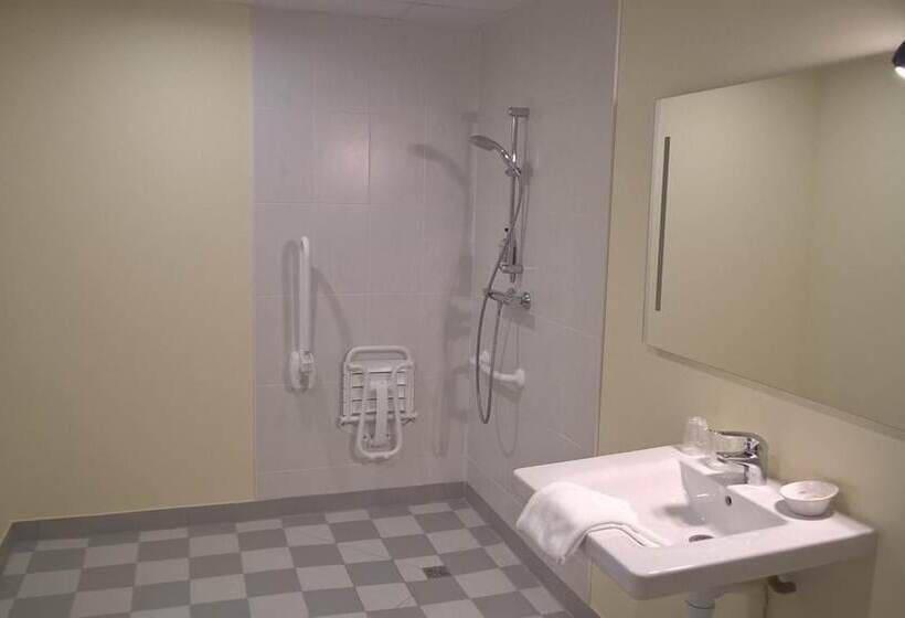 Brit Hotel Montargis