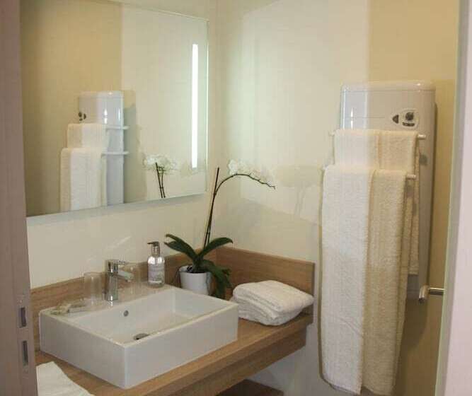 Brit Hotel Montargis