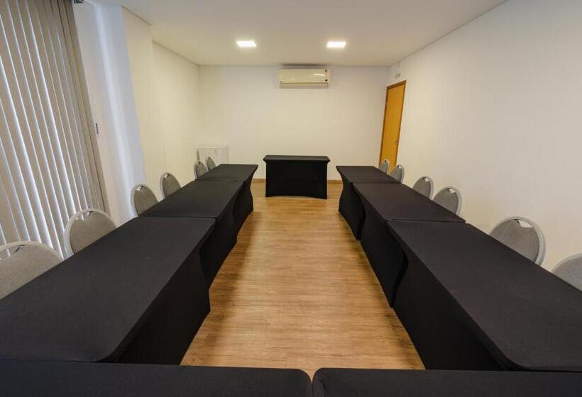 Отель Caiua Lago Umuarama