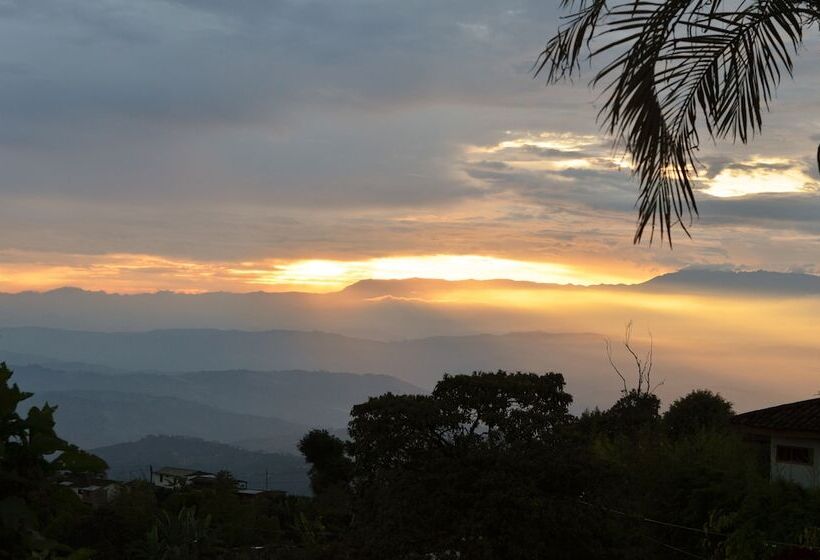 هتل Eco Lodge La Juanita