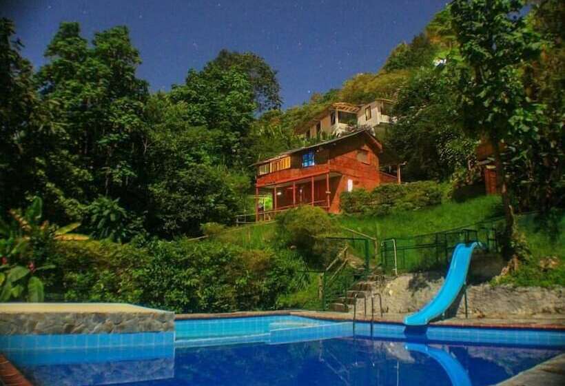 هتل Eco Lodge La Juanita